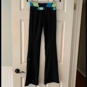 Lululemon Groove Flare leggings (yoga pants) Size 8